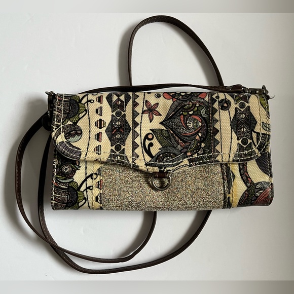 Women’s SAKROOTS The Phone Wallet - Picture 14 of 16